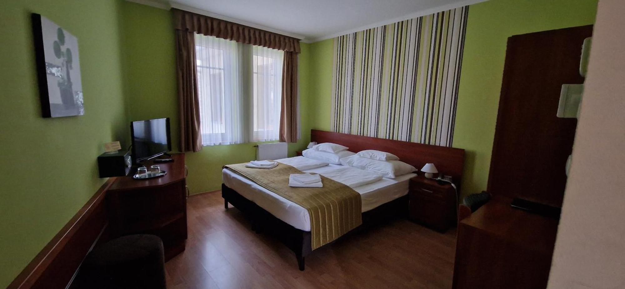 Hotel Patonai Fertőd Zewnętrze zdjęcie