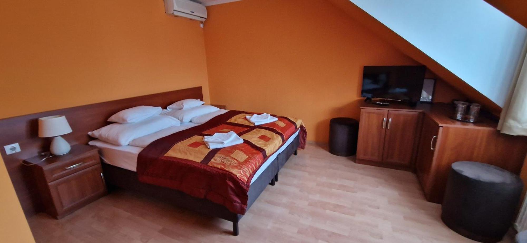 Hotel Patonai Fertőd Zewnętrze zdjęcie