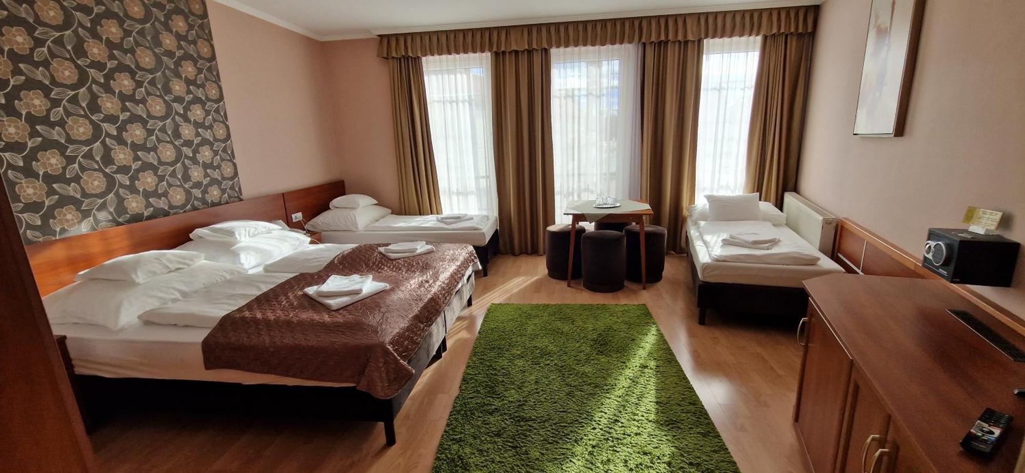 Hotel Patonai Fertőd Zewnętrze zdjęcie